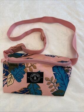 NEW Parkland Tropical Belt Bag / Crossbody | Pink Floral Print | TEEN KIDS